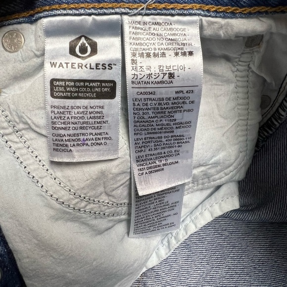 Levi's Wedgie High Rise Tapered Leg Jean Size 31 - Picture 8 of 11